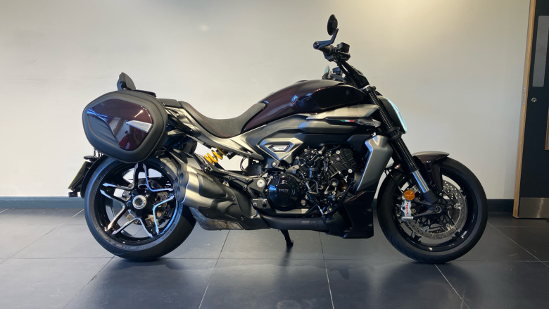 Ducati X Diavel V4 Burning Red (25MY)